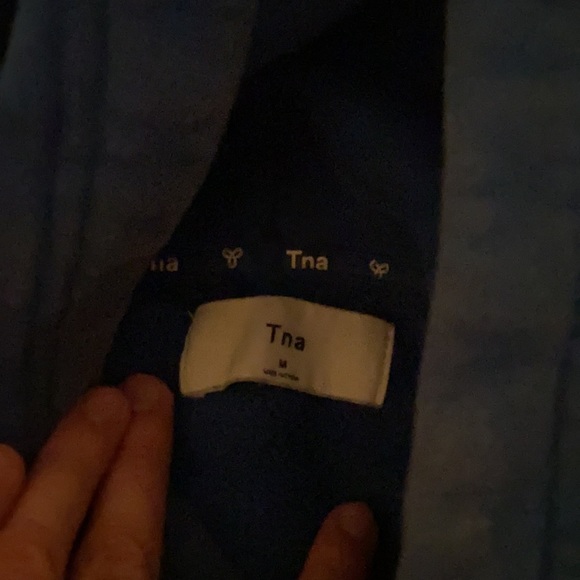 Aritzia TNA cropped hoodie size m - Picture 3 of 3